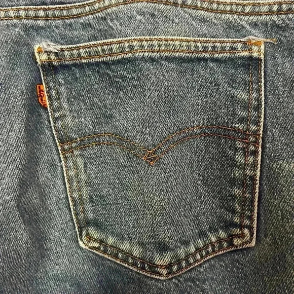 Vintage Levi's High Rise Relaxed Fit Jeans 37x29 Medium Wash - Picture 4 of 6
